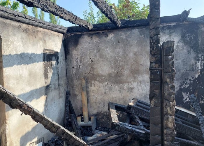 50 yaşlı kişi evini yandırdı- VİDEO